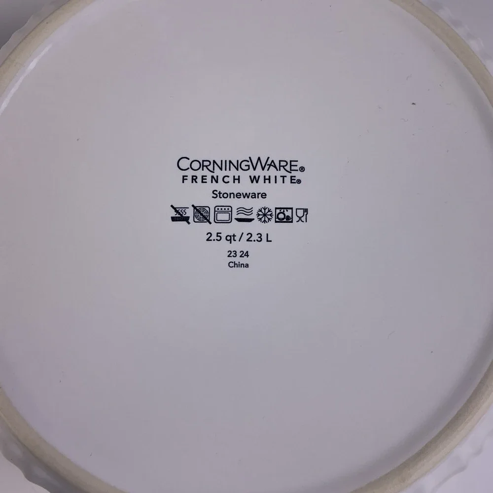 CorningWare French‎ White Stoneware Baking Dish Set 1.5 Qt 2.5 Qt Set of 2